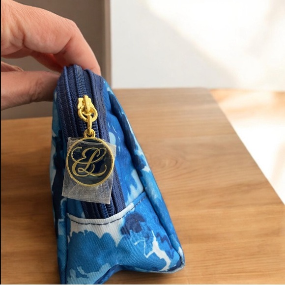 2/$25 NEW Estée Lauder Blue Watercolour Floral Wave Pattern Cosmetic Makeup Bag - Picture 5 of 6